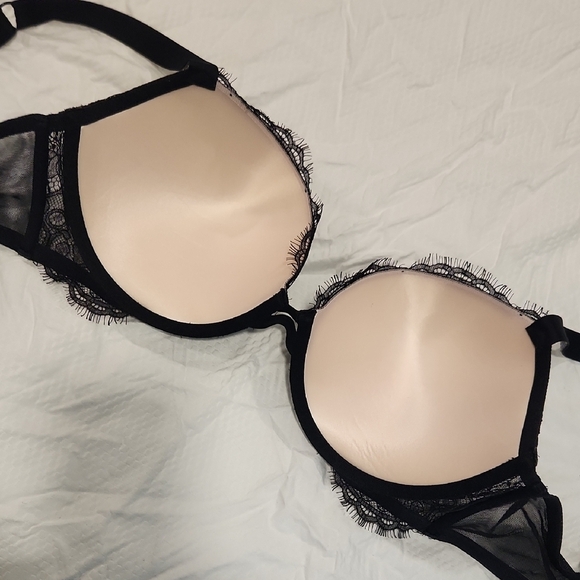 Victoria's Secret Black Lace Push-Up Bra - Picture 6 of 9